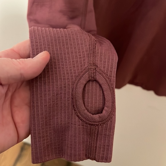 Lululemon Swift Stride Tight fit Workout Shirt…Size 8 - Picture 4 of 6